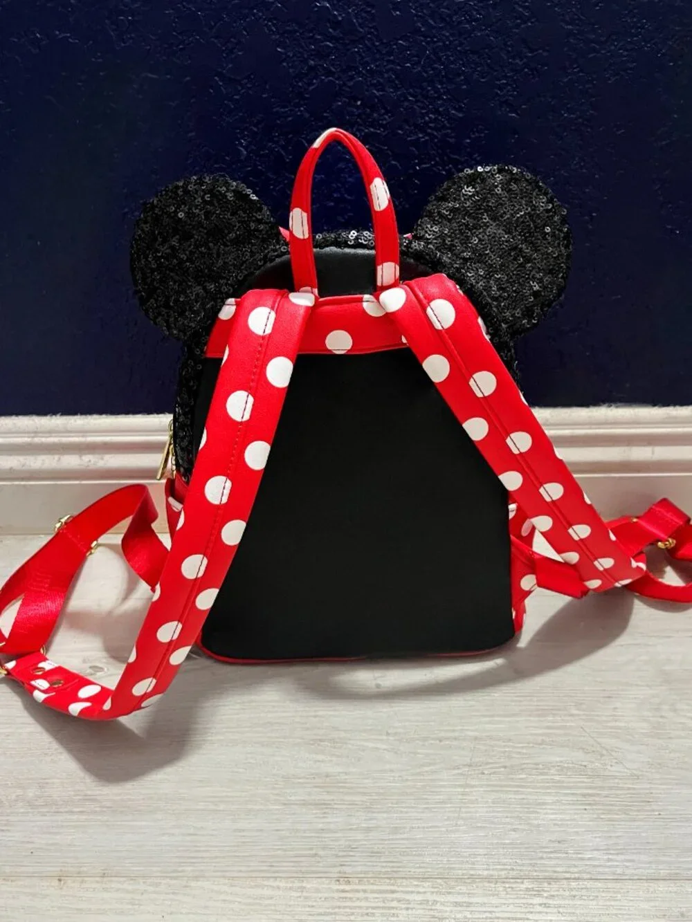 Disney Parks x Loungefly Retired Minnie Mouse Sequin Backpack Red / Black ✨🐭
